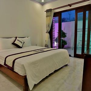 Halona Hotel